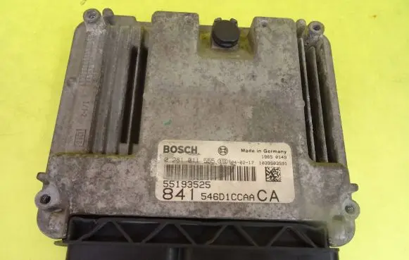 Lancia Thesis Engine control unit/module 0281011555