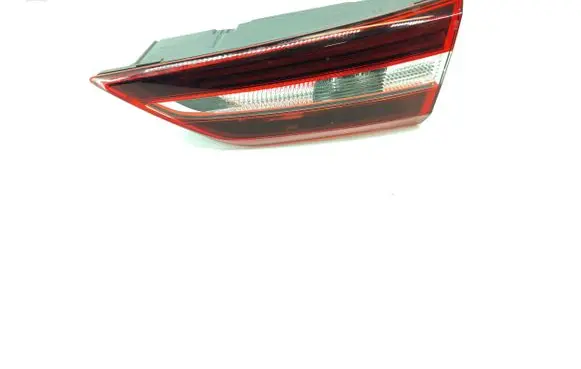 Opel Grandland X Tailgate rear/tail lights YP00016480 81670201