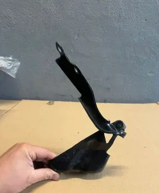 Mazda 3 III Engine bonnet/hood hinges B45AR