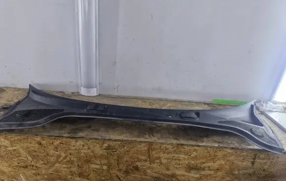 Audi A3 S3 8P Wiper trim 