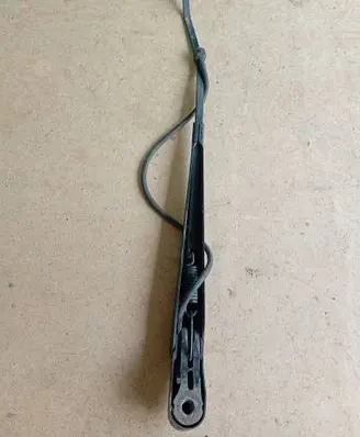 Mercedes-Benz Vito Viano W638 Front wiper blade arm 123363