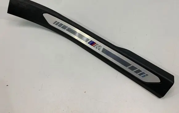 BMW X7 G07 Foot area side trim 8072244