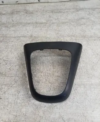 Toyota Corolla Verso E121 Gear shifter surround trim plastic 5884313020