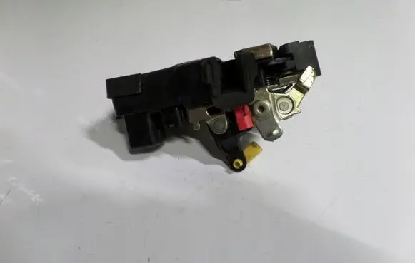 Chrysler 300 - 300C Front door lock 05065474456CV