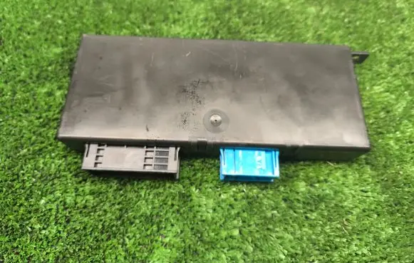 BMW 5 F10 F11 Gateway control module 9291449 61359291449