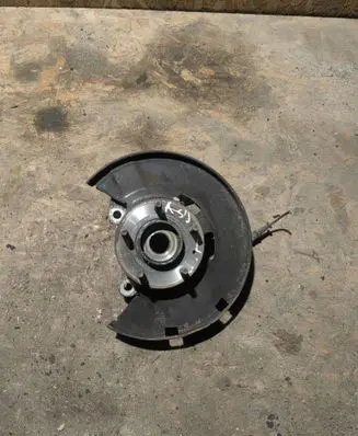 Opel Astra J Front wheel hub 