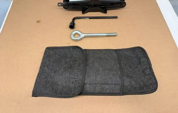 Dacia Spring Lift Jack SPRZESNAPR1