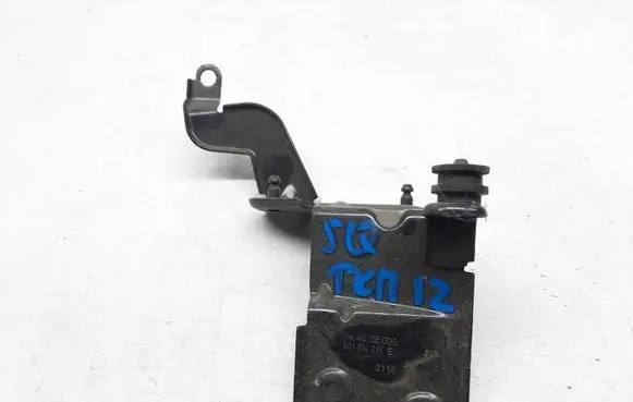 Seat Leon (5F) ABS pump bracket 5Q1614235E