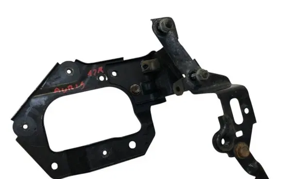 Toyota Auris 150 Fuel filter bracket/mount holder 