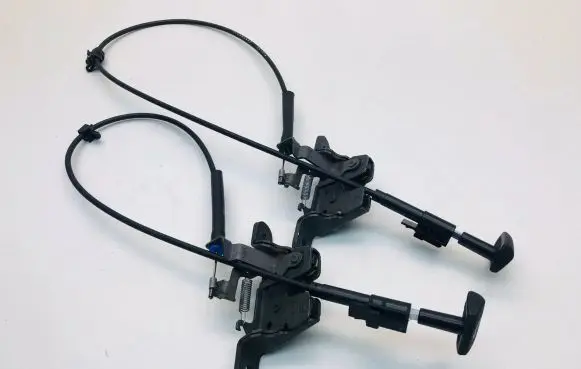Volkswagen Jetta VI Seat back rest lock catch 5C6885681 5C6885682