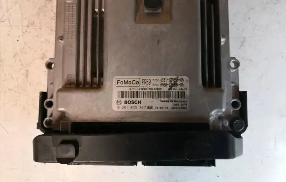 Ford Fiesta Engine control unit/module 0281035327 J1B112A650UA