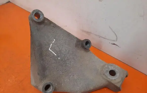 Volkswagen PASSAT B5.5 Engine mount vacuum valve 074199307B