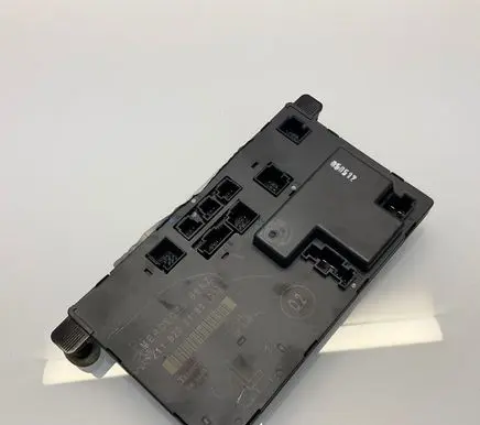 Mercedes-Benz E W211 Door control unit/module 2118208185 00401298 A2118208185