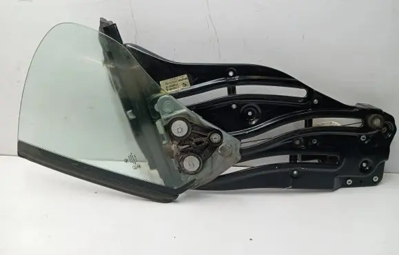 BMW Z4 E89 Rear side window 7198307