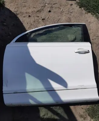 Audi Q7 4L Front door