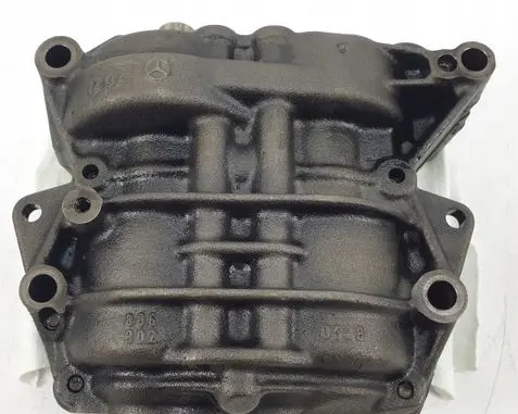 Mercedes-Benz C W203 Oil pump 