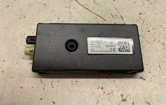 BMW X3 G01 Aerial antenna amplifier 9389613