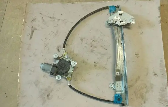Renault Twingo II Front door window regulator with motor 