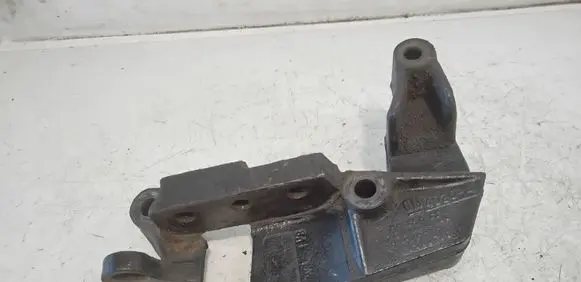 Opel Zafira A Engine mounting bracket 90538558 7135979