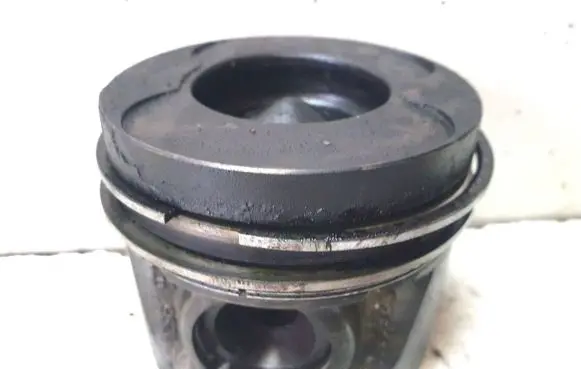 Mercedes-Benz ML W164 Piston with connecting rod 0830923