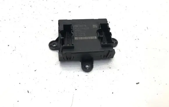 Jaguar E-Pace Door control unit/module JPLA14D618BB 10348593