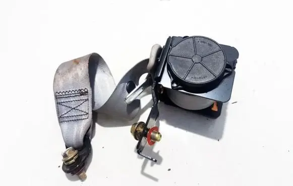 Hyundai Sonata Middle seatbelt (rear) 