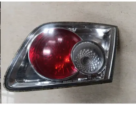Tailgate rear/tail lights