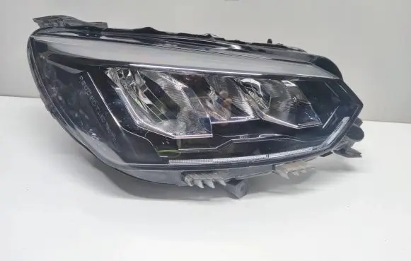 Peugeot 2008 II Headlight/headlamp 73313326