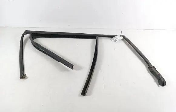 BMW 2 F46 Other rear door trim element 51767326169