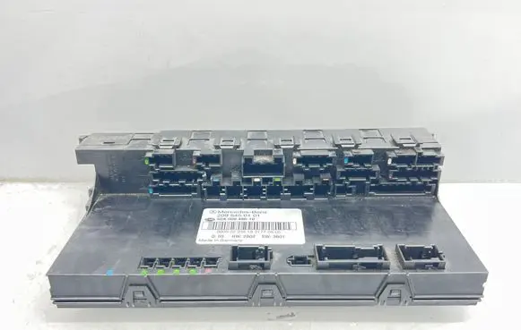 Mercedes-Benz CLK A209 C209 Fuse module 2095450101 5DK00848610