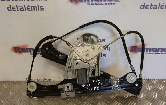 Mercedes-Benz C W203 Front door window regulator with motor A2037202646