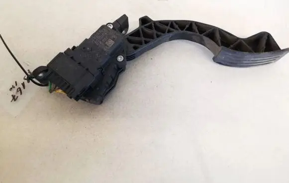 Volvo V50 Accelerator throttle pedal 4m519f836aj 4m51-9f836-aj