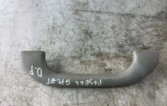 Mitsubishi Pajero Sport I Front interior roof grab handle