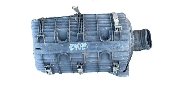 Volkswagen I LT Air filter box 075129607C