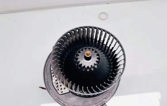 Volkswagen Touran III Heater fan/blower 3Q1819021C 0130115578