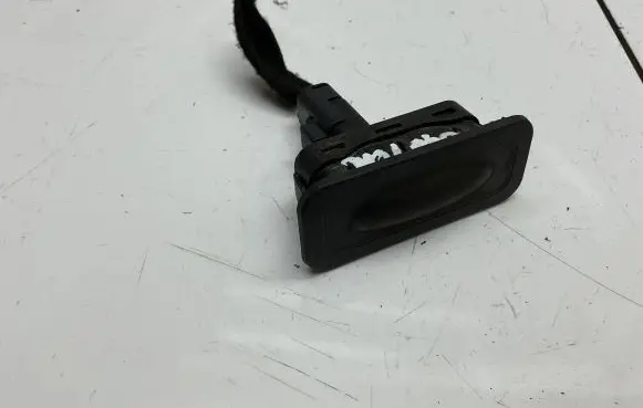 Renault Captur Tailgate opening switch 8200076256
