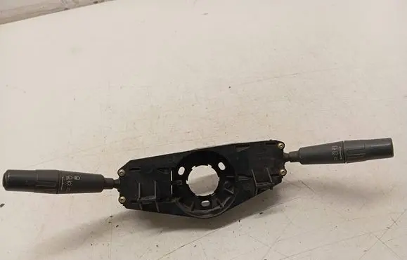 Wiper turn signal indicator stalk/switch