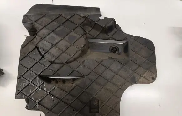 Mercedes-Benz E W212 Timing belt guard (cover) A6510100175