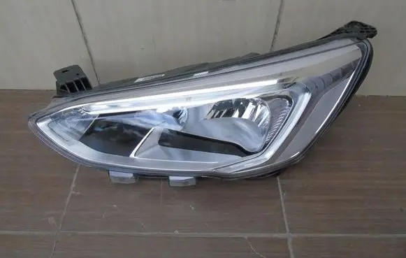 Ford Focus Headlight/headlamp JX7B13W030AE