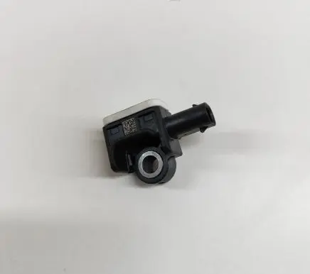Mercedes-Benz CLA C117 X117 W117 Airbag deployment crash/impact sensor A1668210151 56054085AA