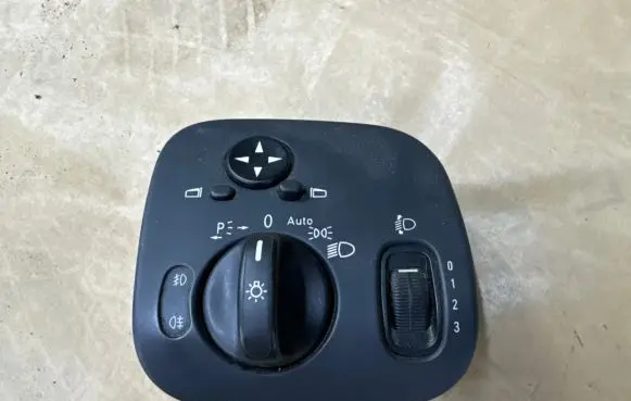 Mercedes-Benz C W203 Light switch A2035450604 04058515 7241201200