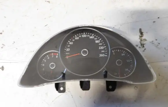 Volkswagen Beetle A5 Speedometer (instrument cluster)