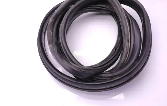 Mercedes-Benz Sprinter W906 Front door rubber seal