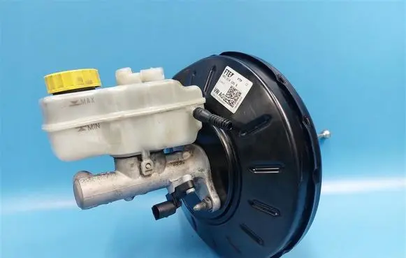 Skoda Rapid (NH) Brake booster 6R1614105R