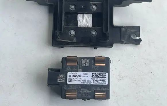 Jeep Renegade Distronic sensor radar 52131264 0203302723 39R12883