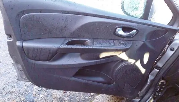 Renault Clio IV Trunk/boot side trim panel