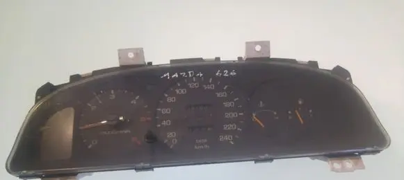 Mazda 626 Speedometer (instrument cluster) GC5TB