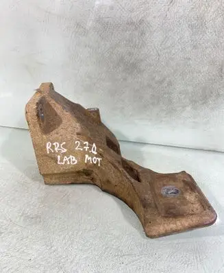 Engine mounting bracket