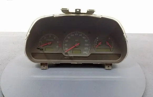 Volvo S40, V40 Speedometer (instrument cluster) 30857571