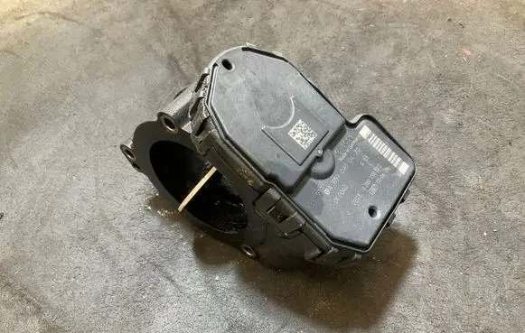 Mercedes-Benz CLS C218 X218 Throttle valve A6510900470 DK0040 0280750573